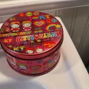 Hello Kitty & Mimmy Pink Tin 2000’s